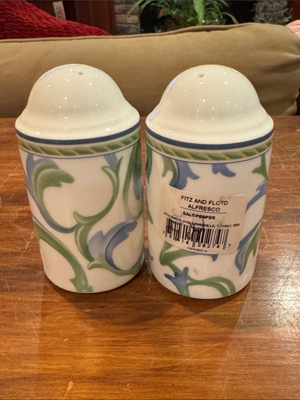 Fitz Floyd Alfresco Classic Choices Salt & Pepper Shaker Set Blue Creamy White